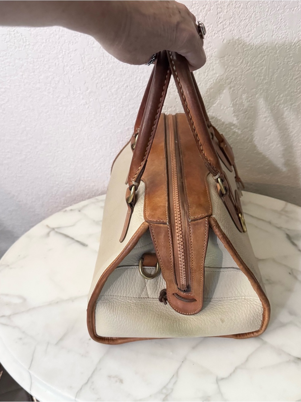Dooney&Burke 80’s Gladstone All weather Cream& British Tan Leather Trim Lock&Key - Picture 4 of 15